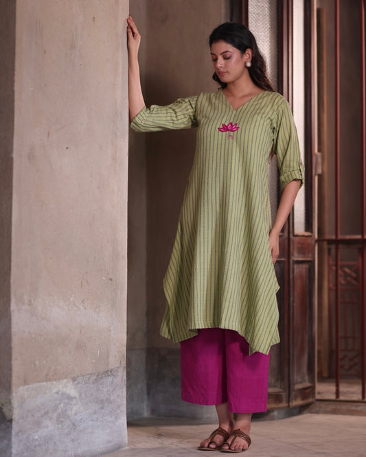 Pallavi Lotus Handwoven Kurta Set