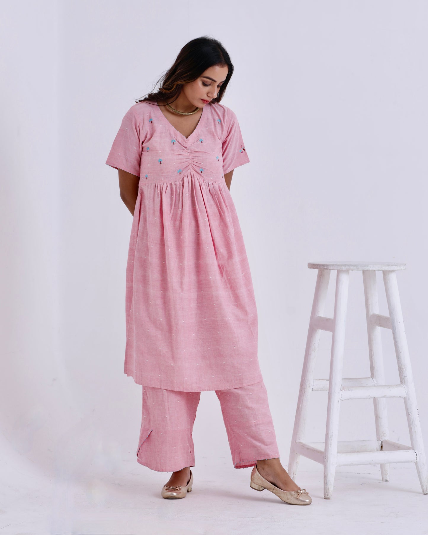 Pink embroidered ruched kurta set online at bebaakstudio.com