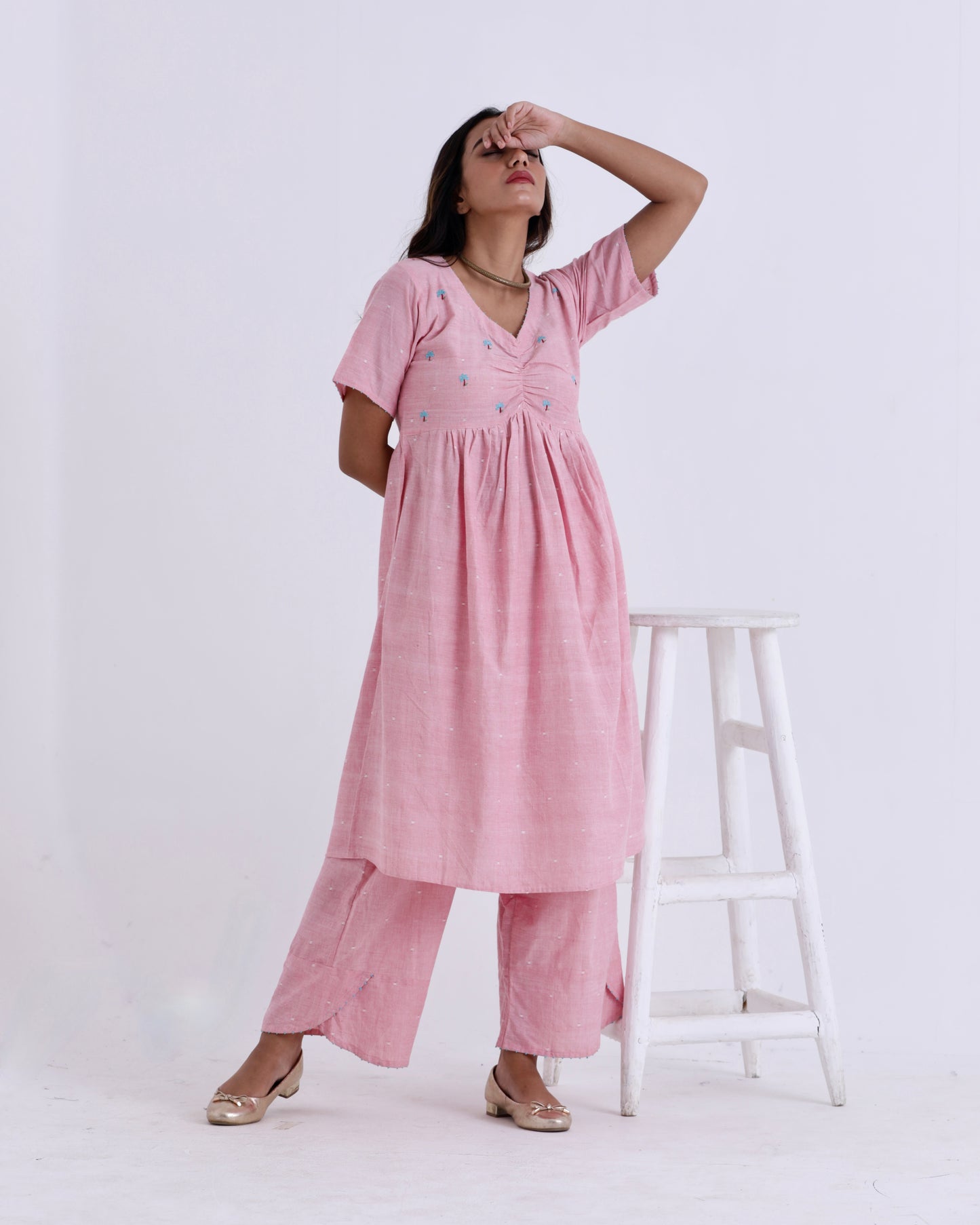 Pink embroidered ruched kurta set online at bebaakstudio.com