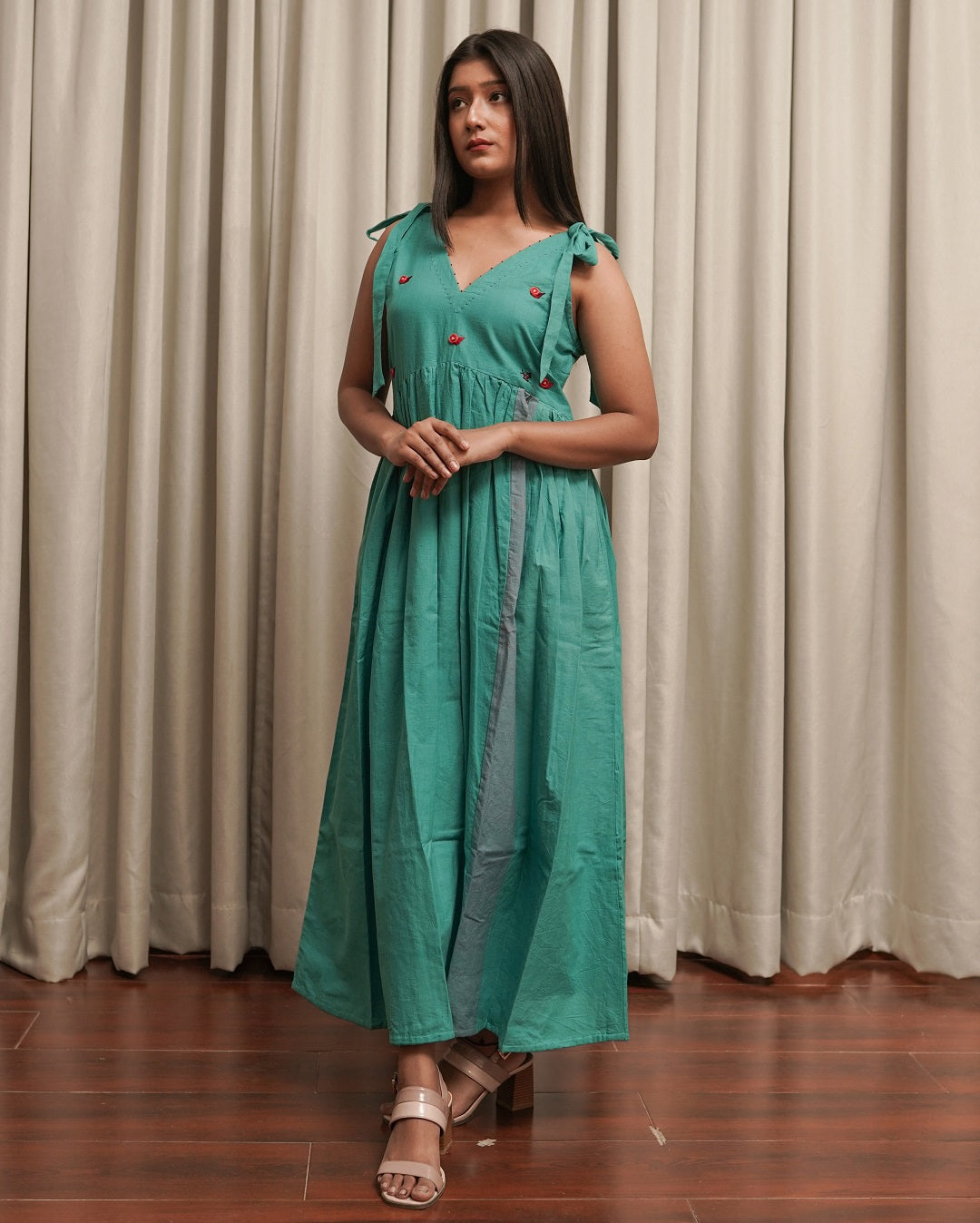 Jheel Knot dress