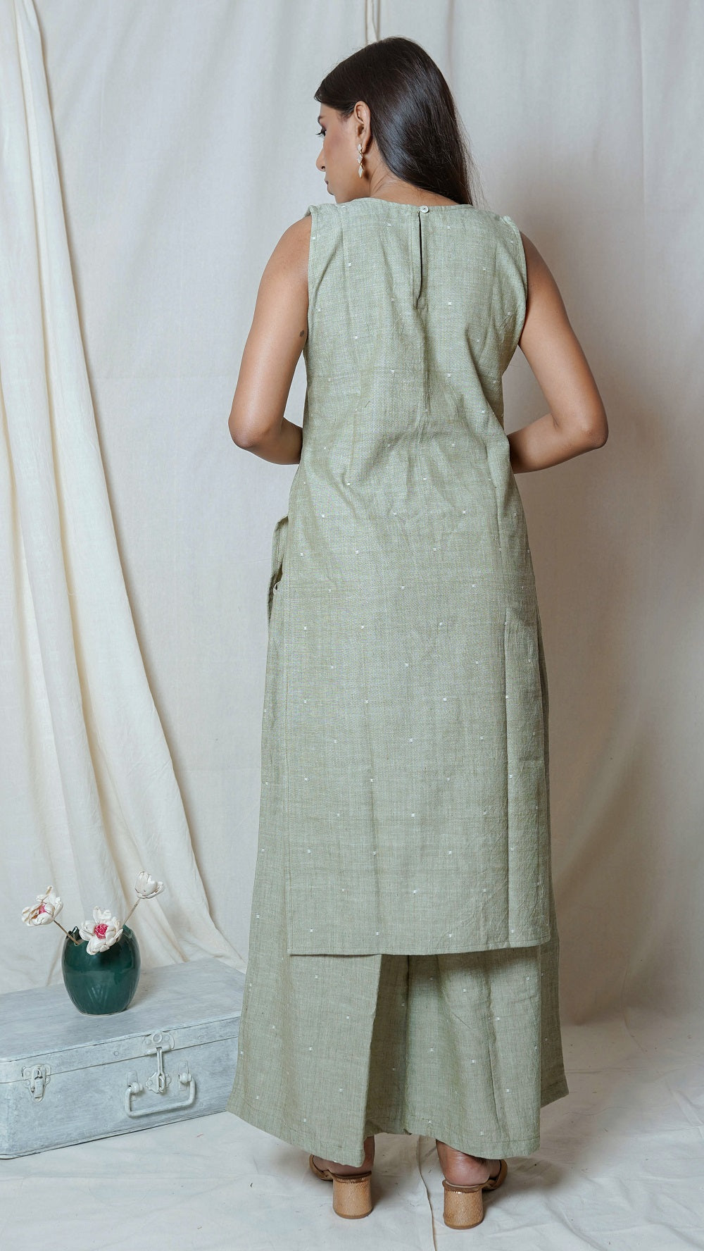 Neemli sleeveless tunic set online available at bebaakstudio.com
