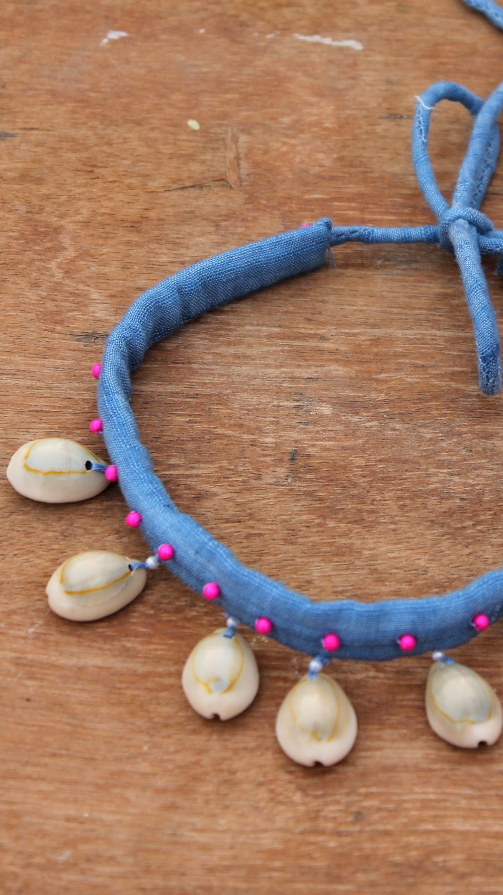 Blue shell choker set online available at bebaakstudio.com