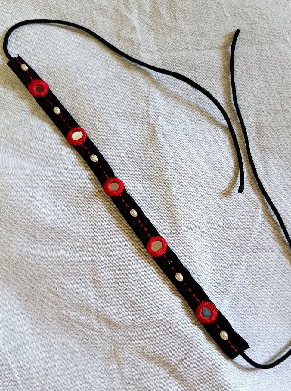 Black mirror choker
