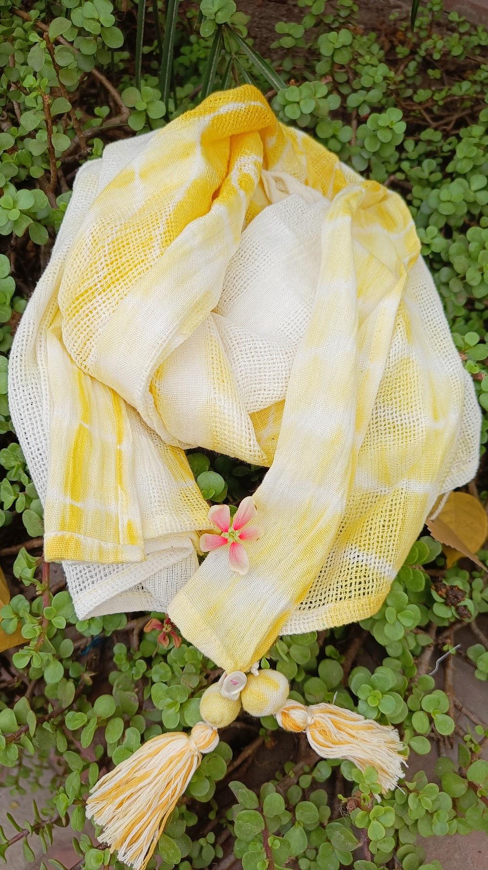 yellow tie&dye cotton stole online at bebaakstudio.com