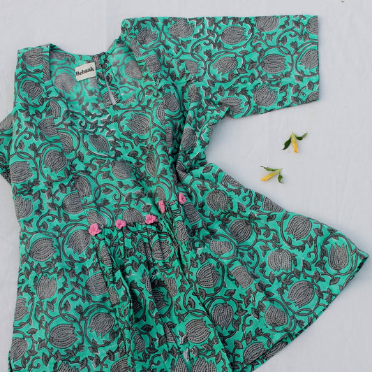 Tunic tops for women: Evergreen Elegance – Bebaak