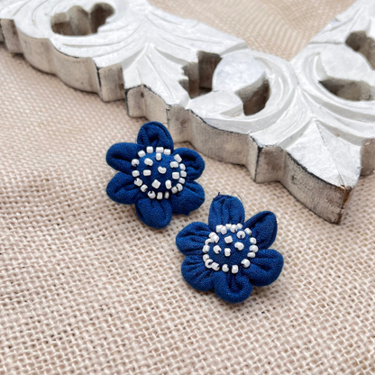 Blue Daisy stud