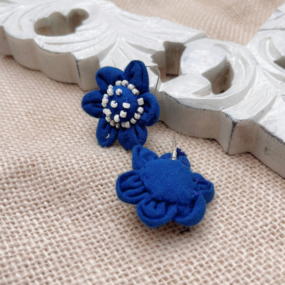 Blue Daisy stud