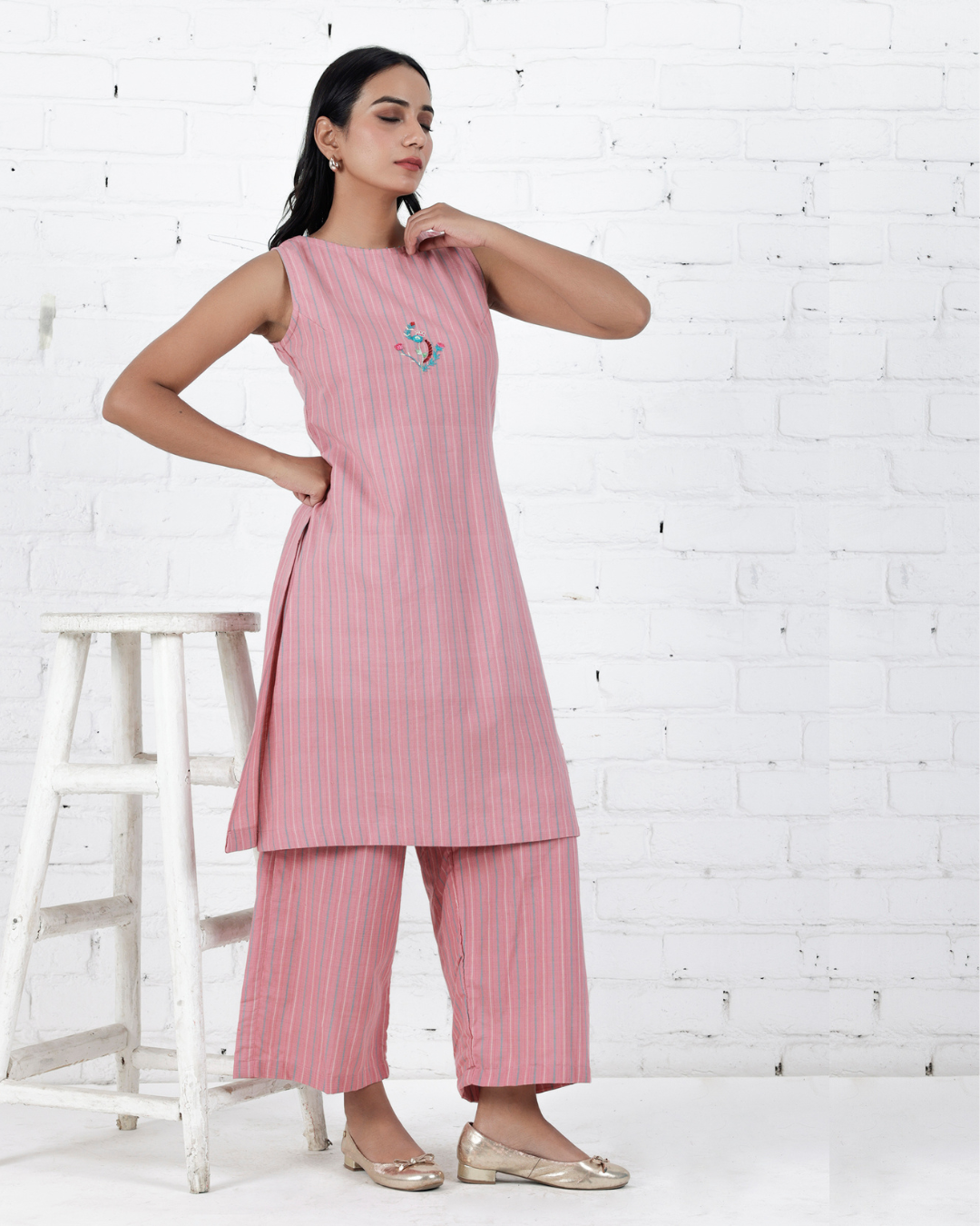 Baby pink cotton sleeveless kurta set for women online at bebaakstudio.com