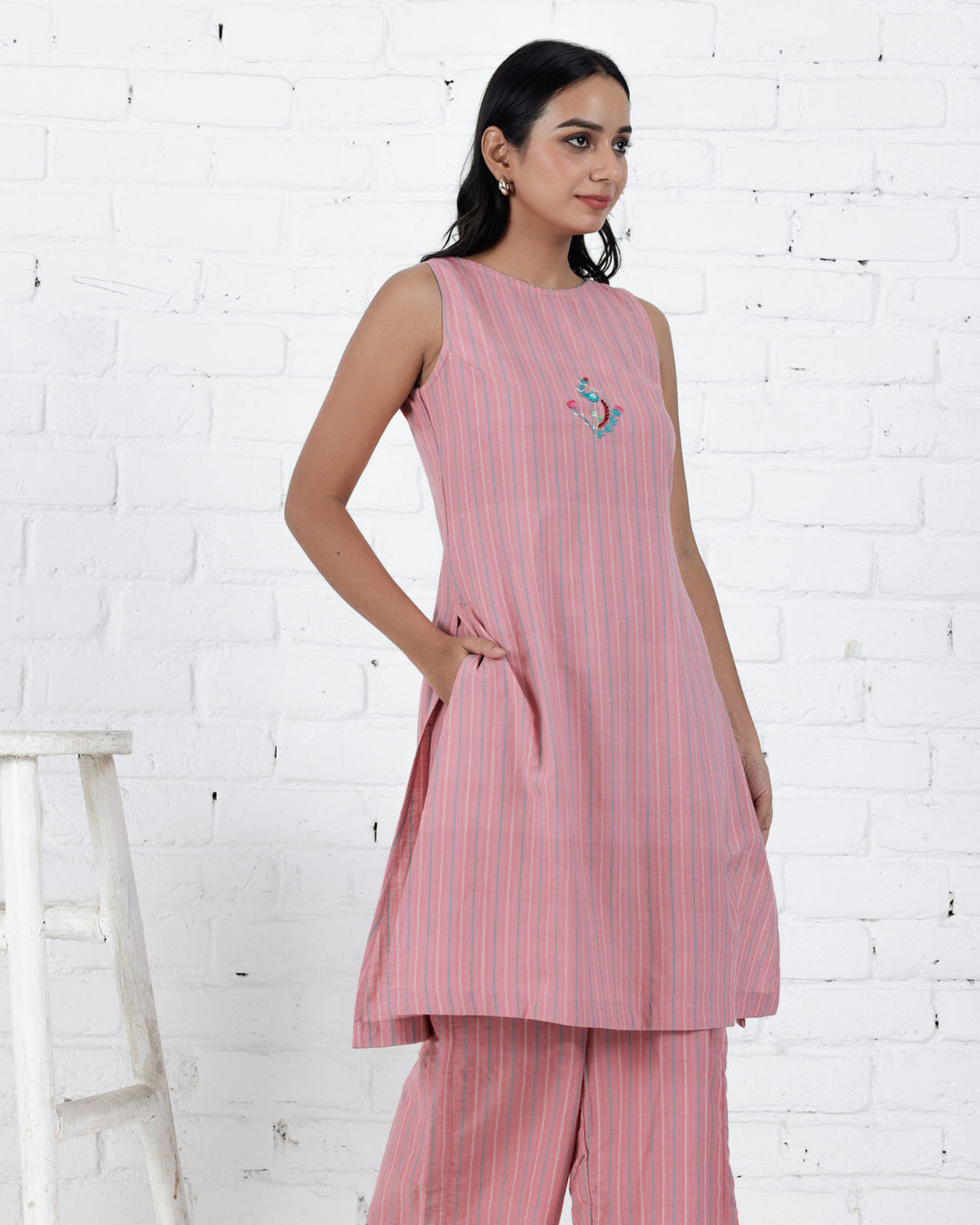 Baby pink cotton sleeveless kurta set for women online at bebaakstudio.com