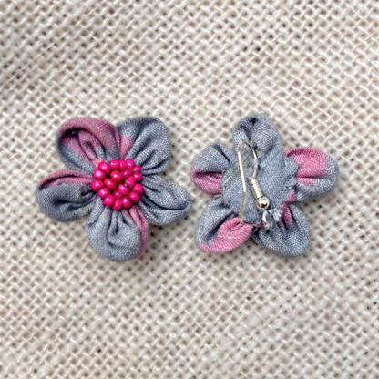 Grey floral ear stud