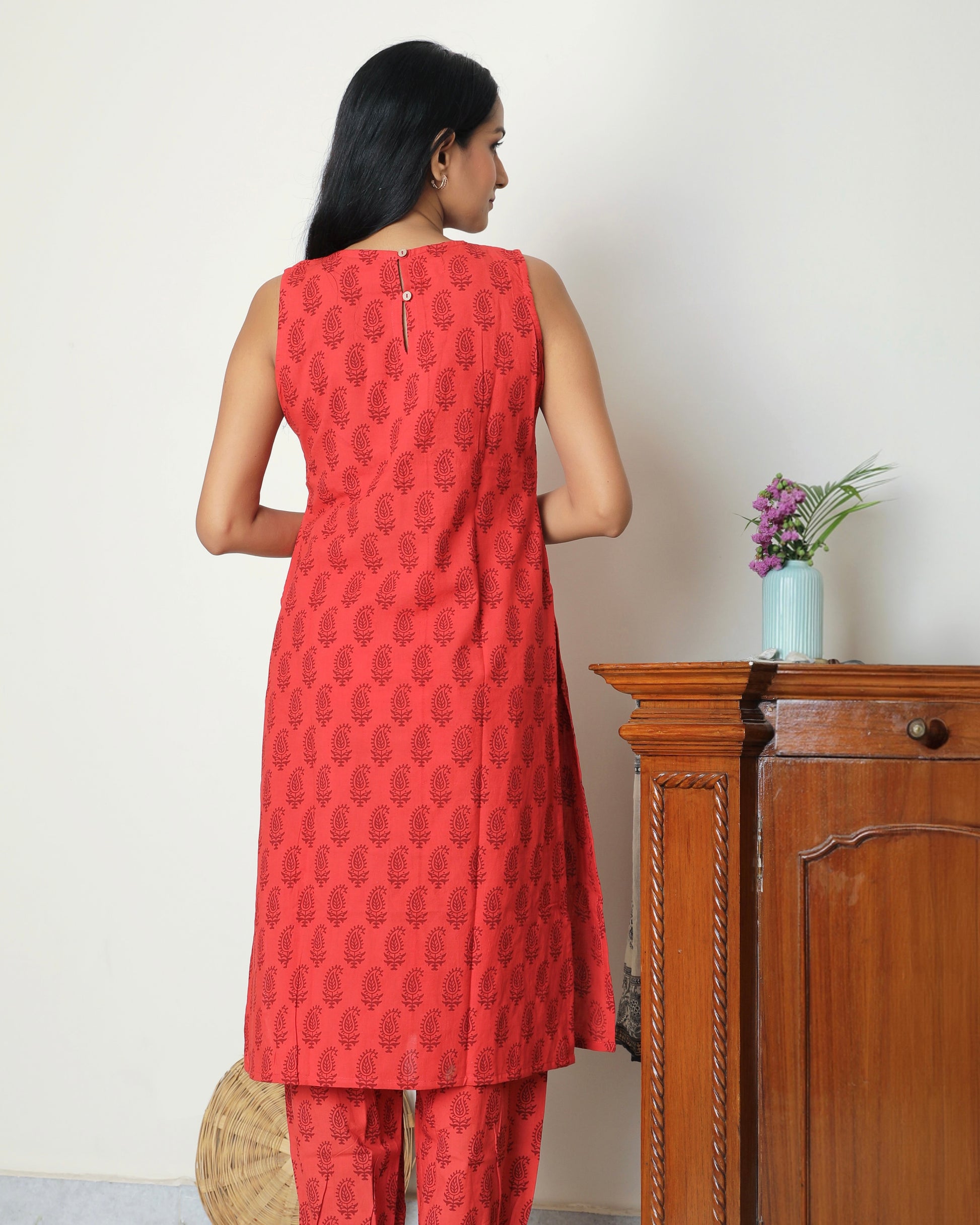 Red bagh print cotton sleeveless tunic set