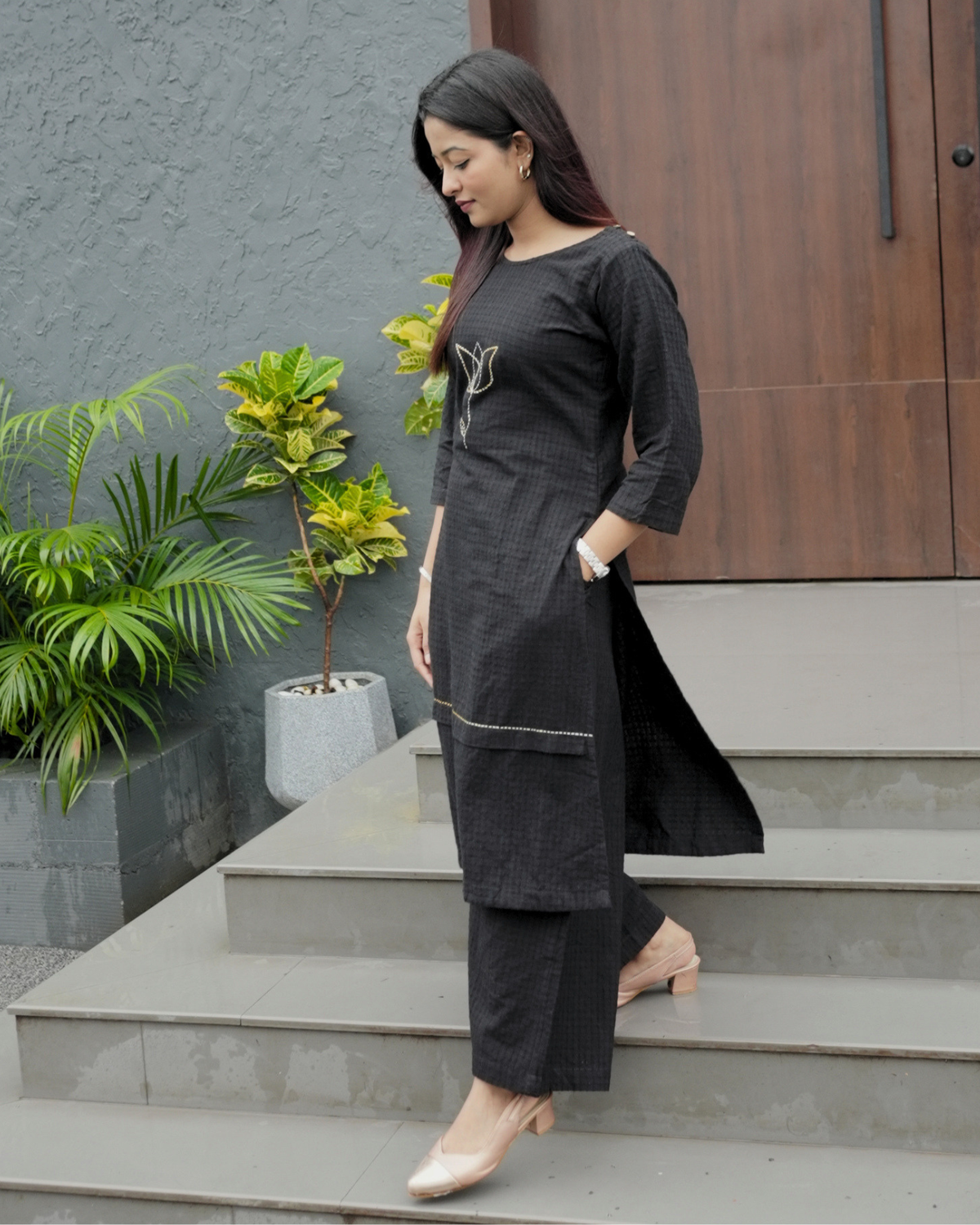 Surmayee Lotus Black Handwoven Cotton Kurti set