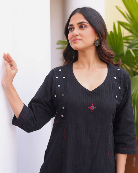 Gauri Black Handwoven Cotton  mirror kurta set