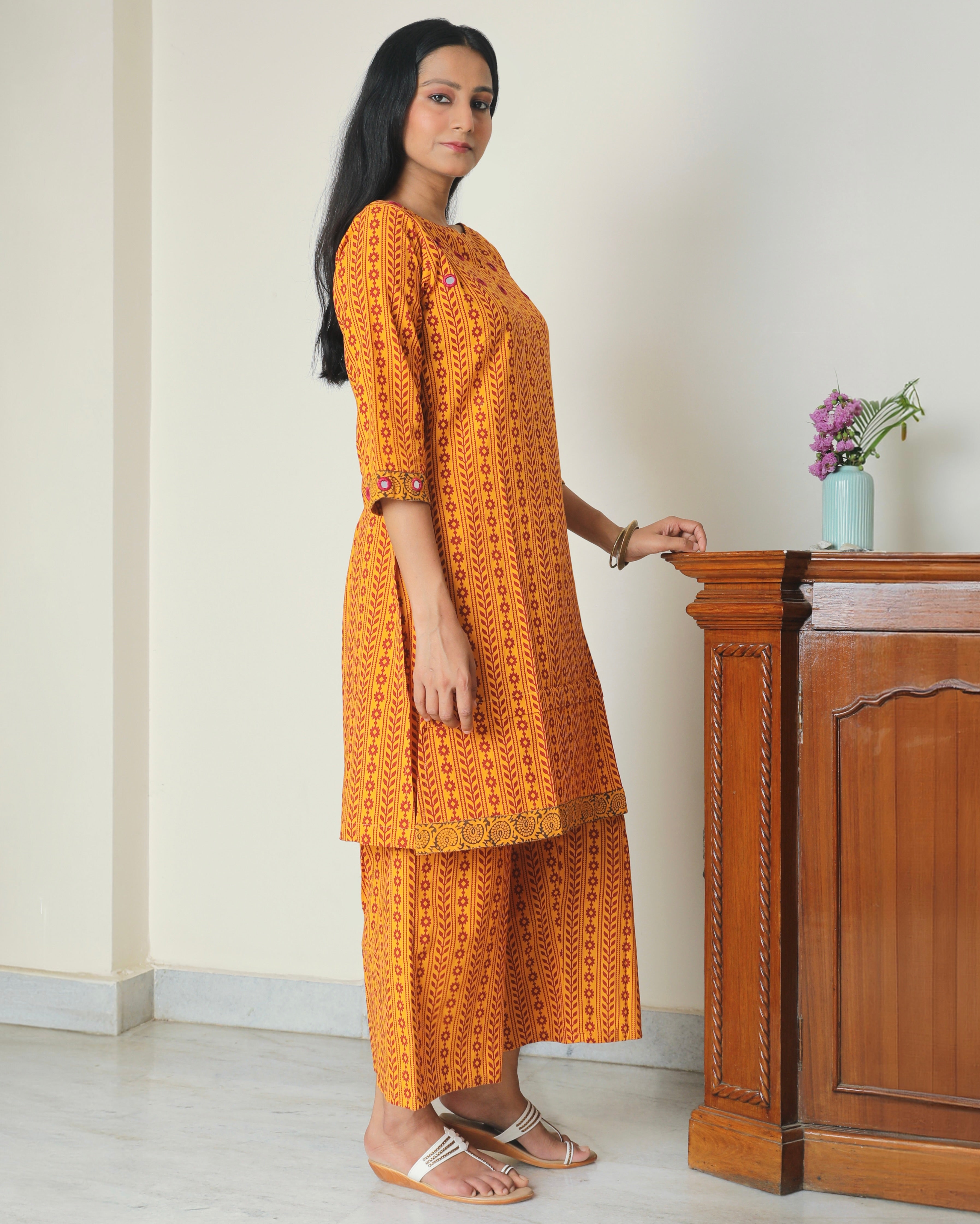 Mustard Bagh print short kurta set online at bebaakstudio.com