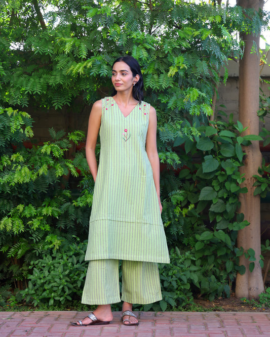 Dhani Rose Handwoven Sleeveless Kurta Set