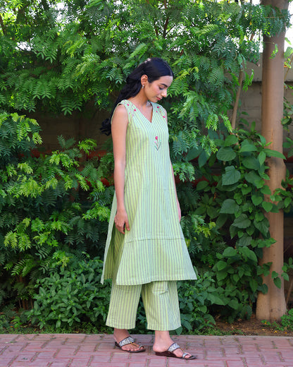 Dhani Rose Handwoven Sleeveless Kurta Set