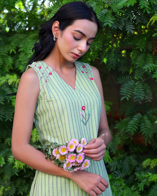 Dhani Rose Handwoven Sleeveless Kurta Set