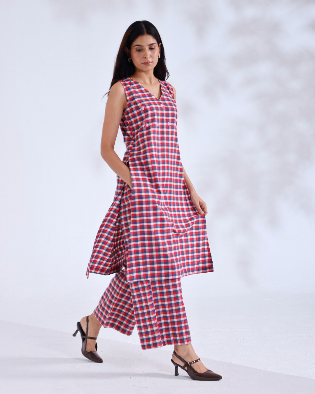 Raina Red Gingham Sleeveless Handwoven Cotton Kurta Set