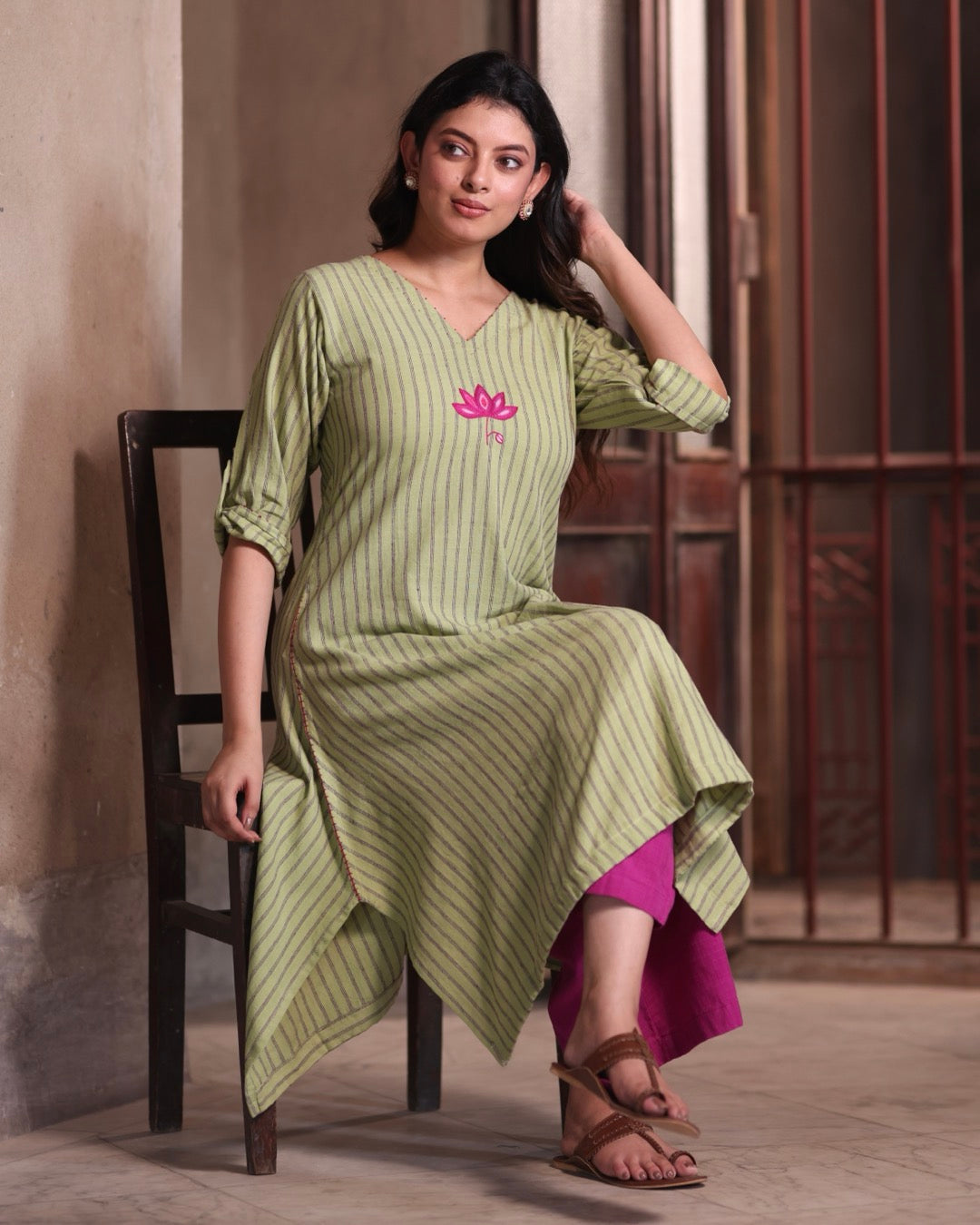 Pallavi Lotus Handwoven Kurta Set