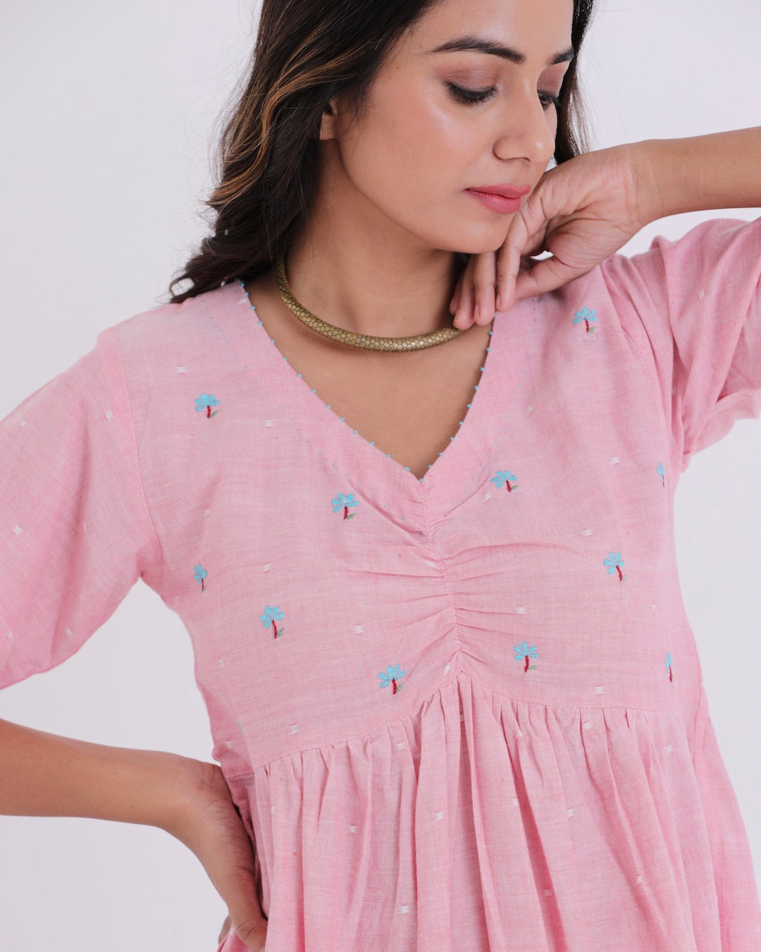 Pink embroidered ruched kurta set online at bebaakstudio.com