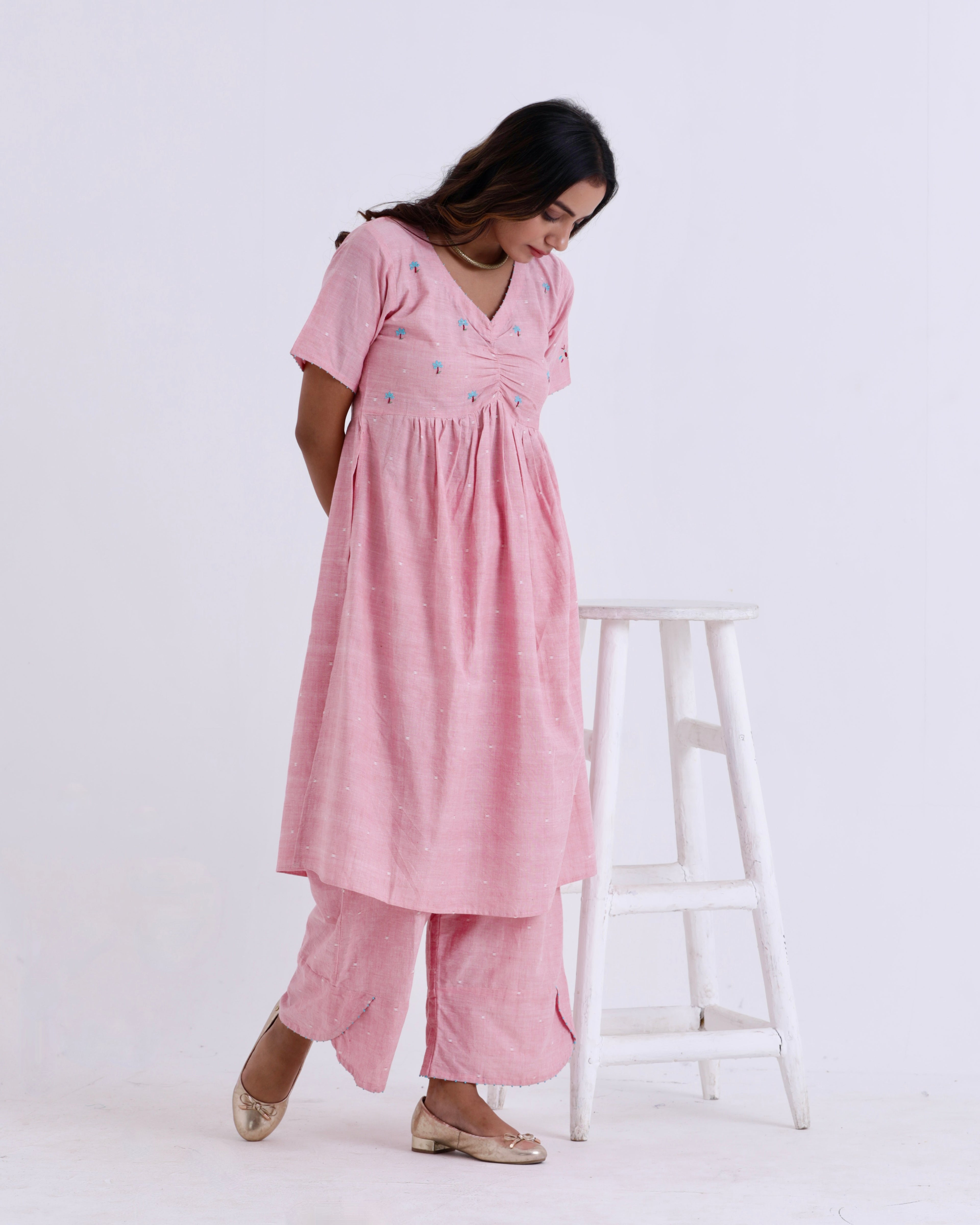 Pink embroidered ruched kurta set online at bebaakstudio.com