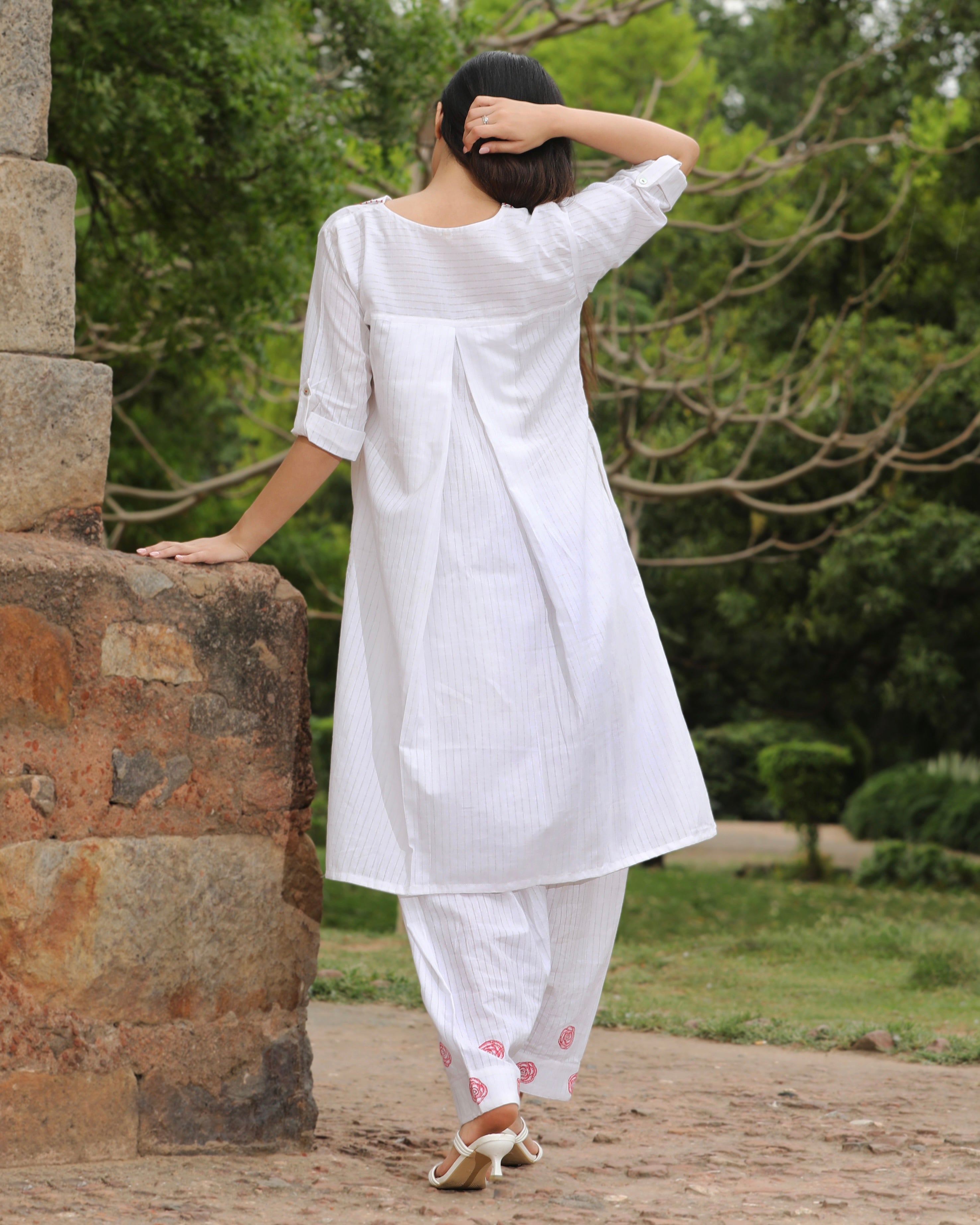 White salwar clearance kurti