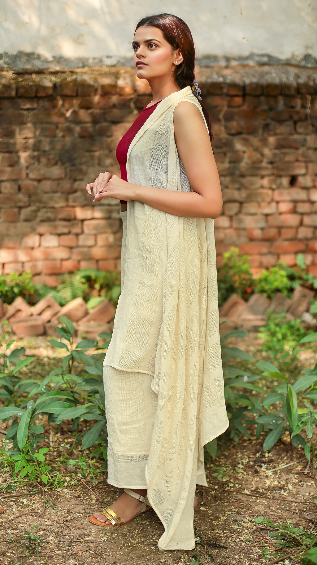 Kora Sleeveless flowy shrug