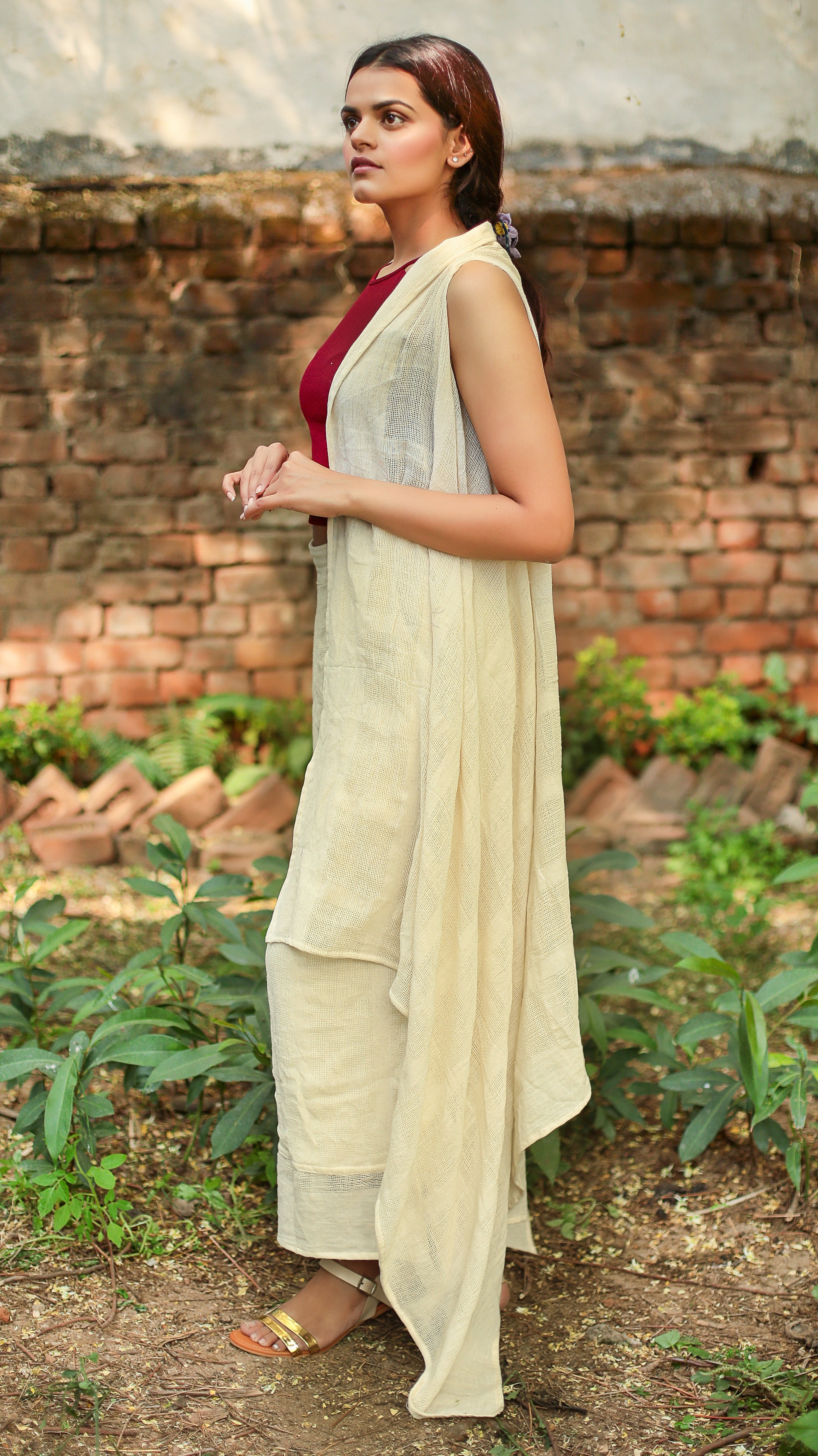 Kora Sleeveless flowy shrug