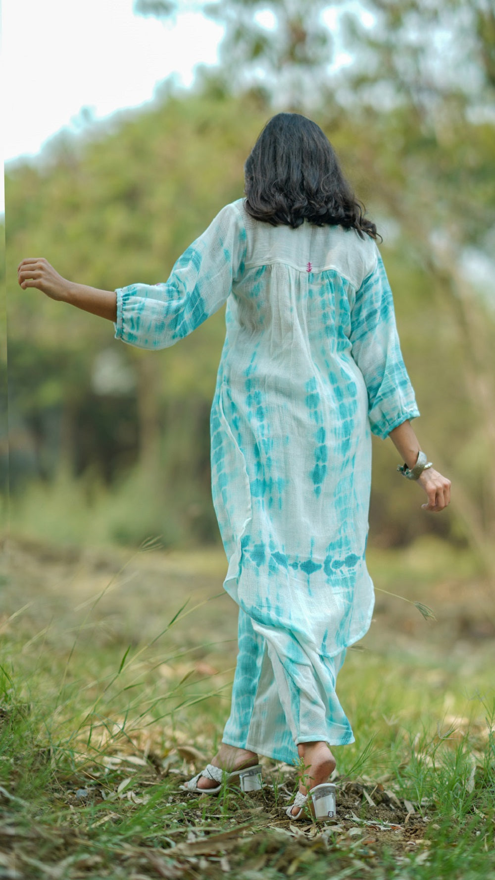 Shop Blue tie & dye kurta set from Bebaak