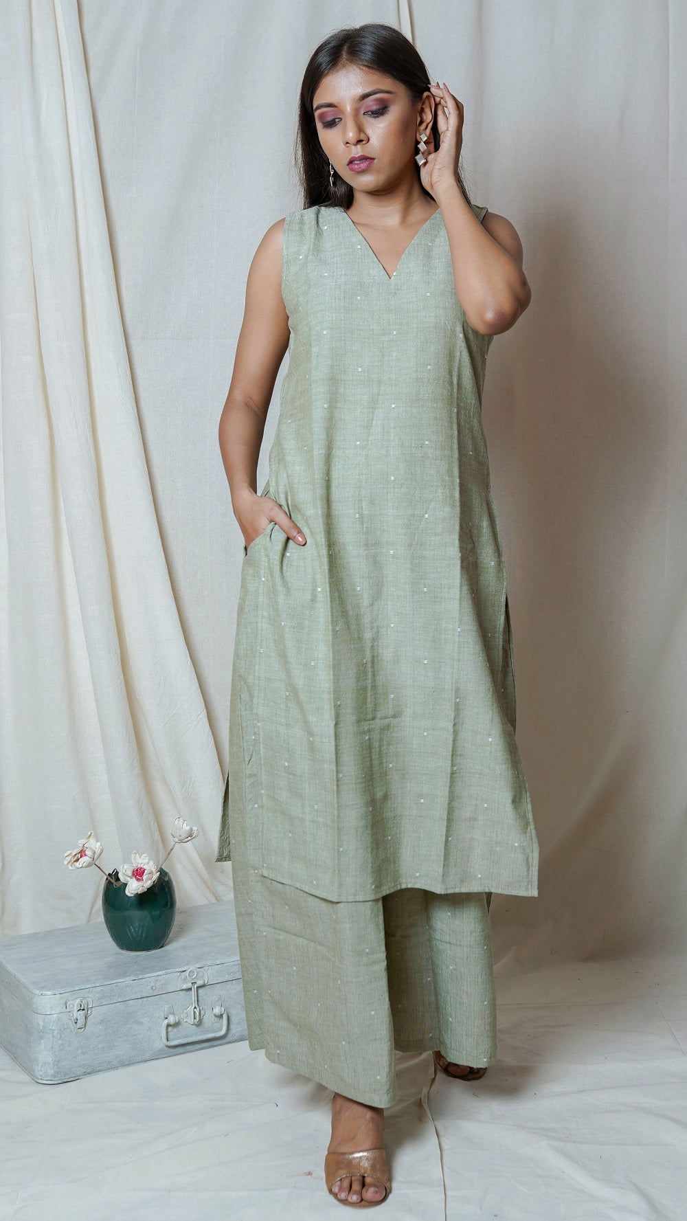 Neemli sleeveless tunic set  online available at bebaakstudio.comShop Olive sleeveless set online at bebaakstudio.com