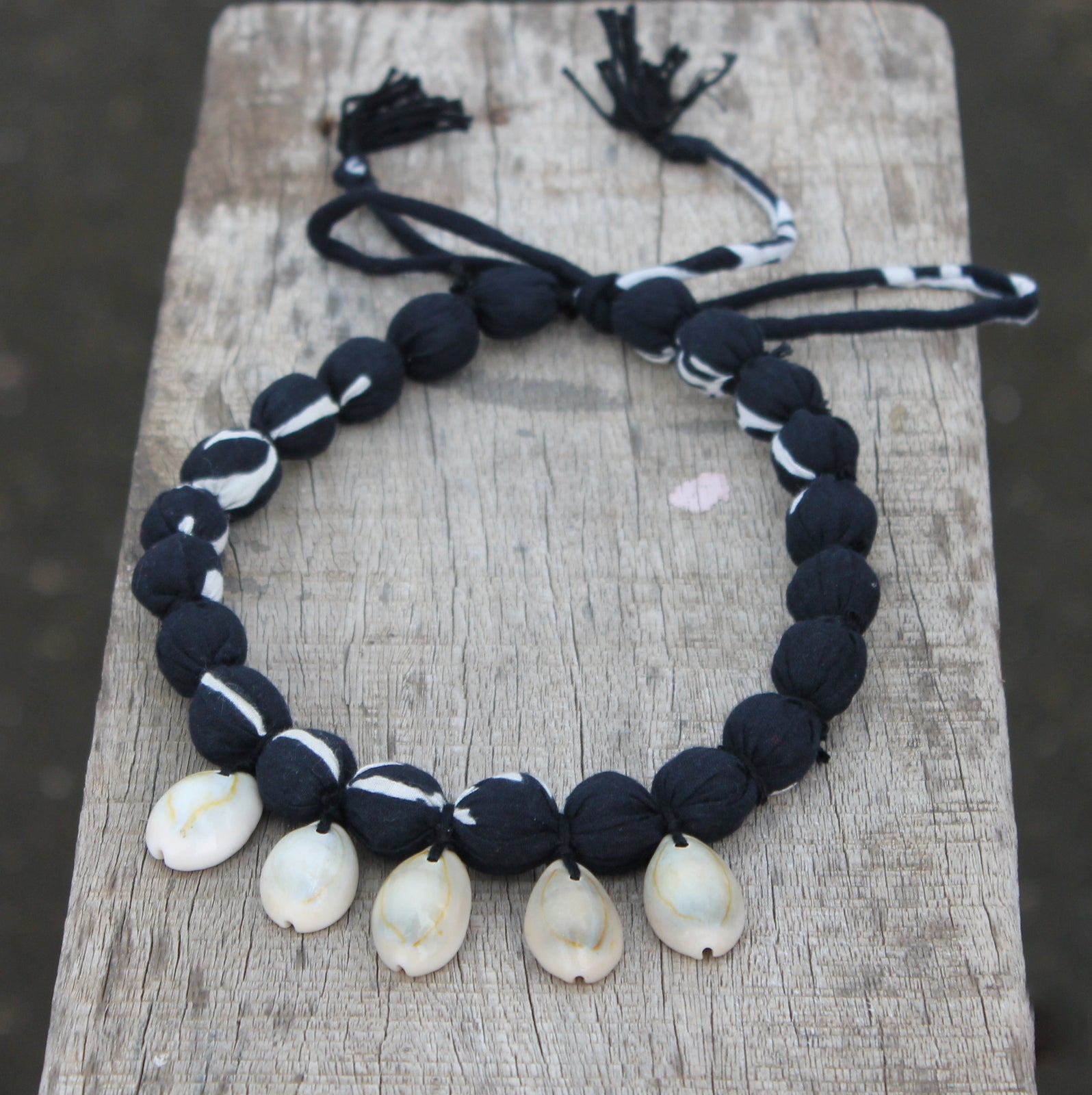 Boho soul black shell necklace