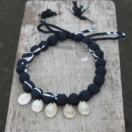 Boho soul black shell necklace