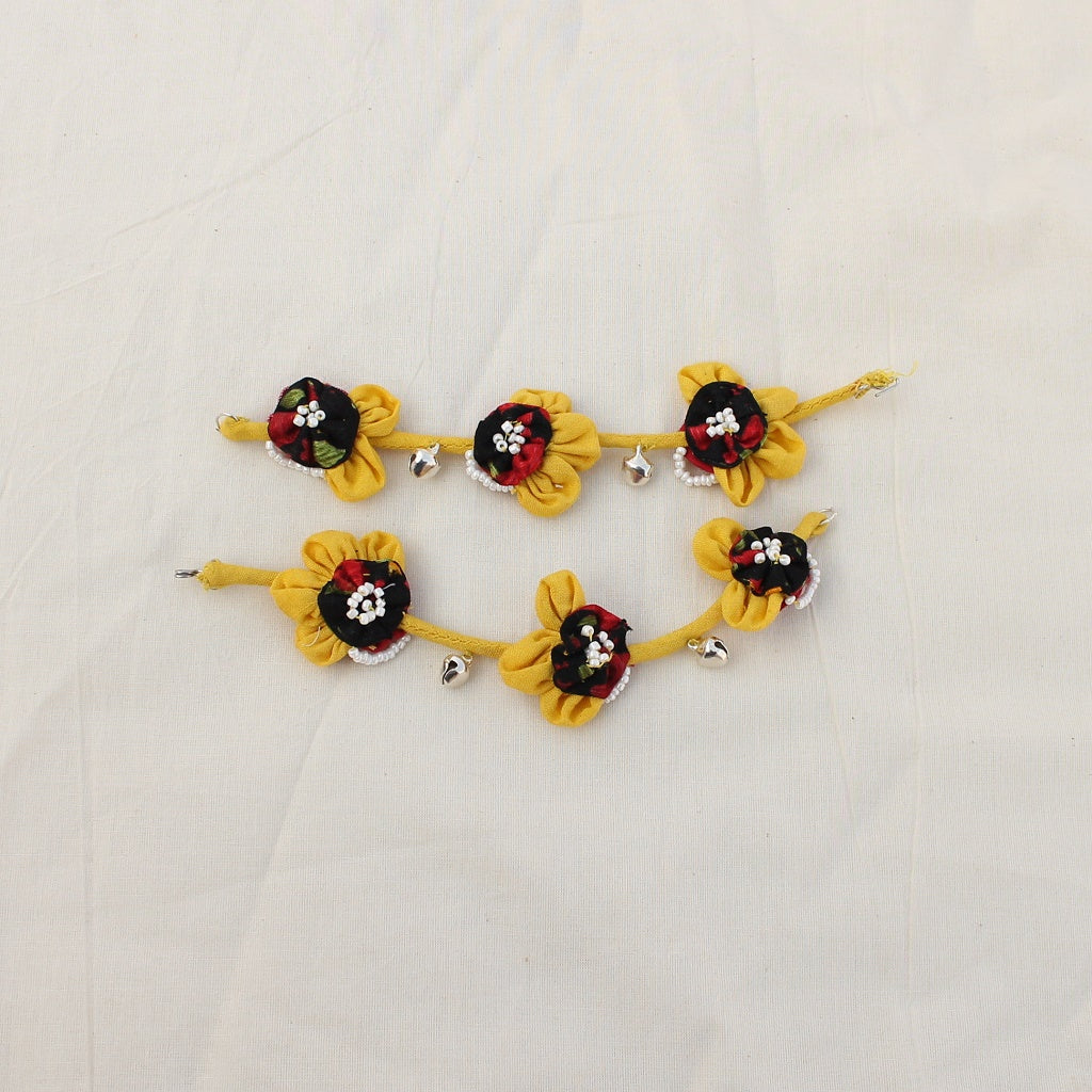 Soorajmukhi up-cycled earchains