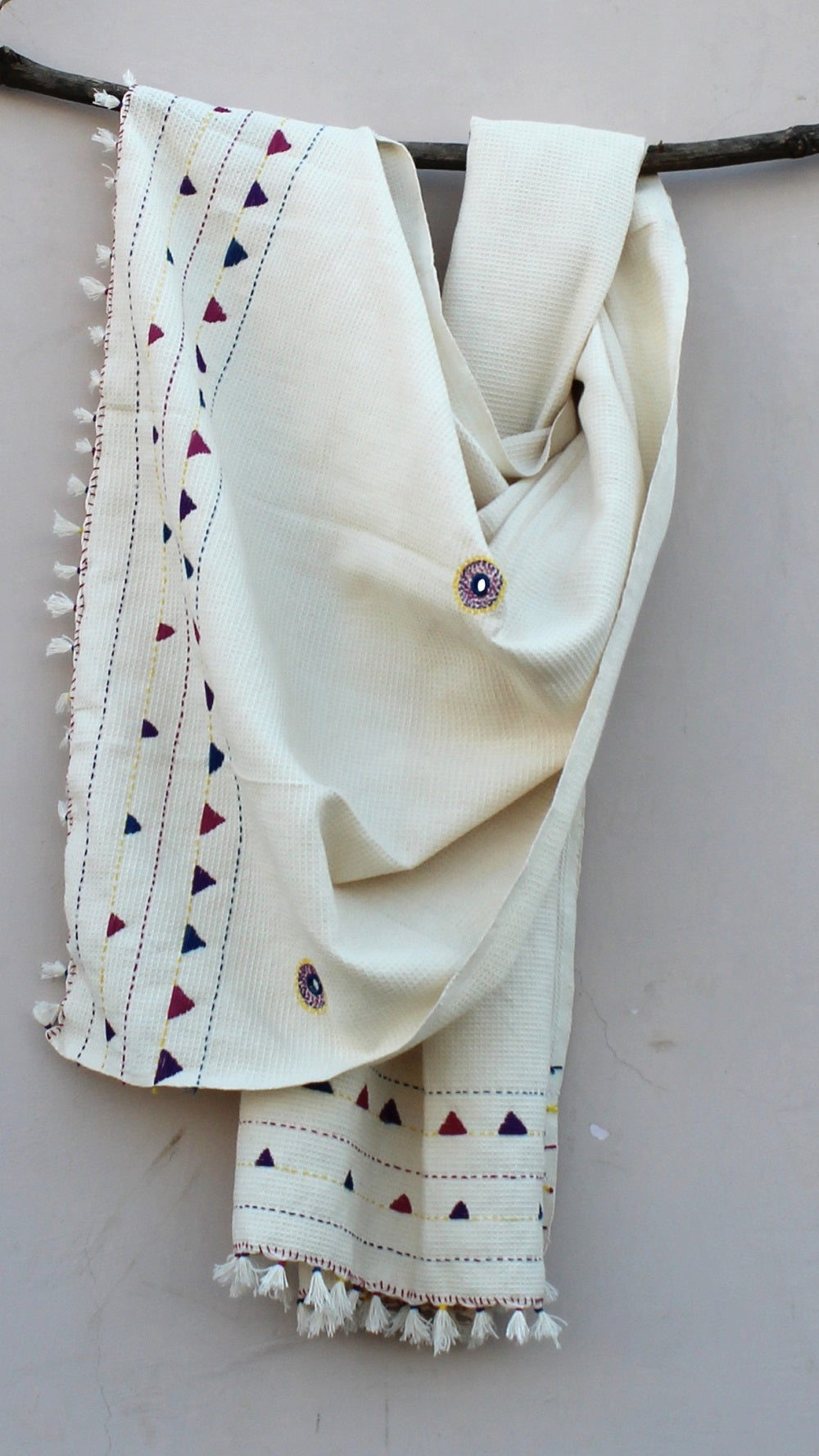 Kora thick cotton kantha stole online available at bebaakstudio.com