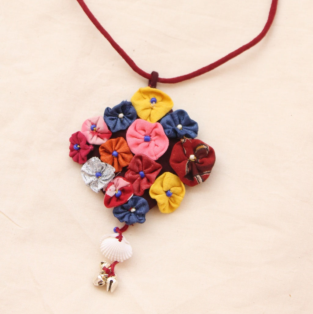 Floral long necklace