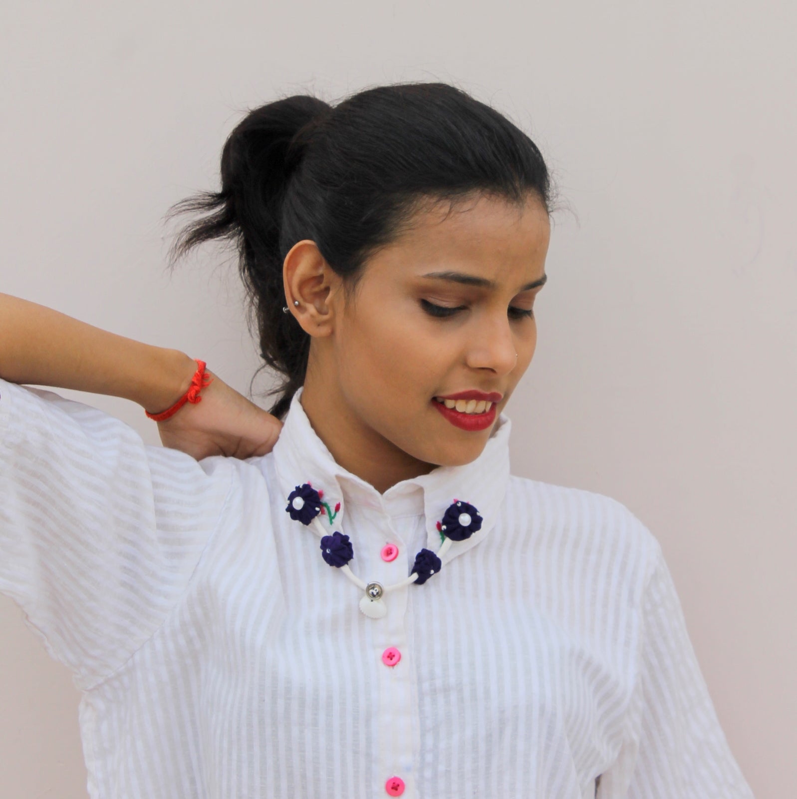 Blue pearl floral collar chain