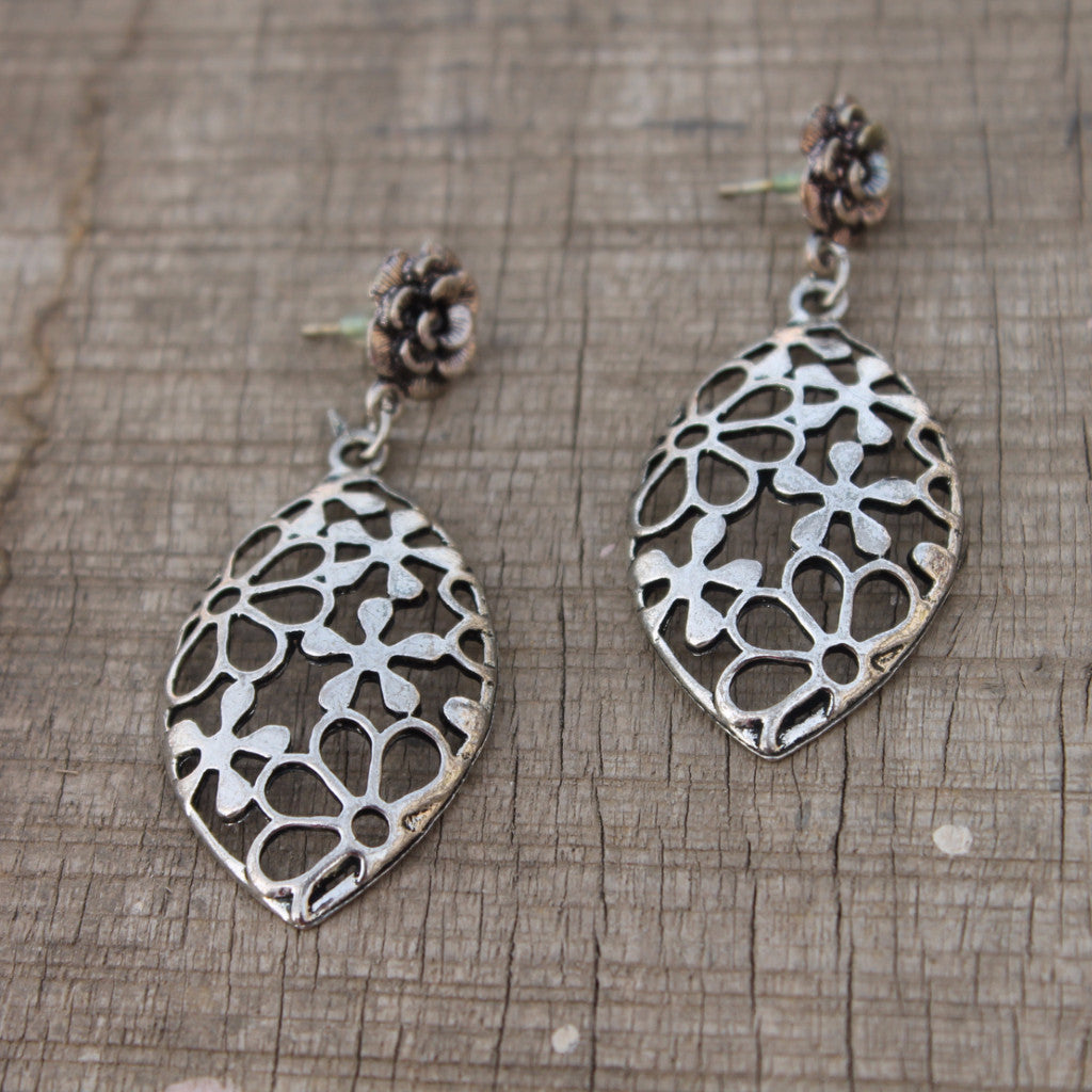 Floral motif Earring