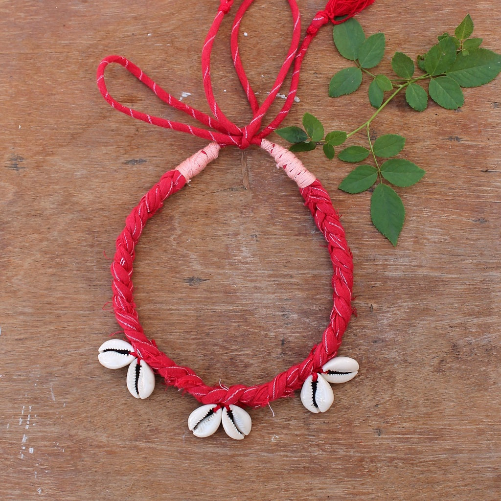 Red shell necklace online at bebaakstudio.com