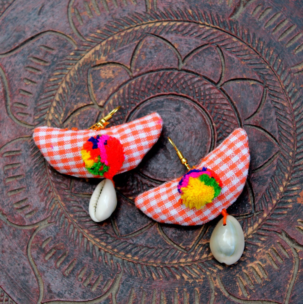 Half cirlcle earring