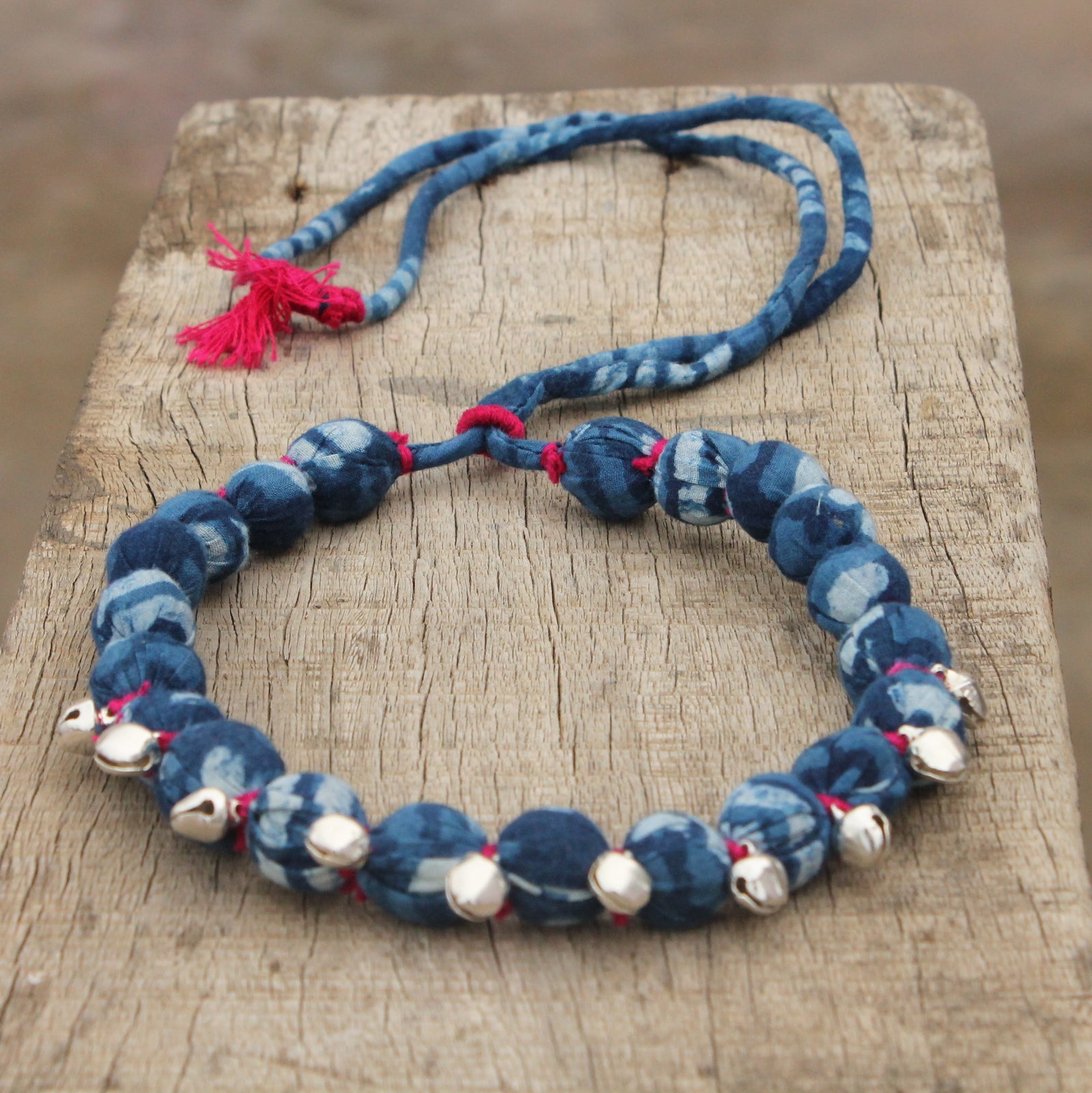 Jhanjhar indigo necklace