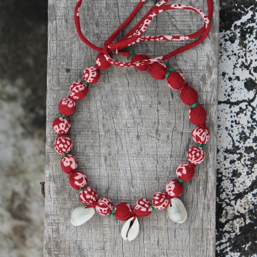 Mehroon Pink shell necklace